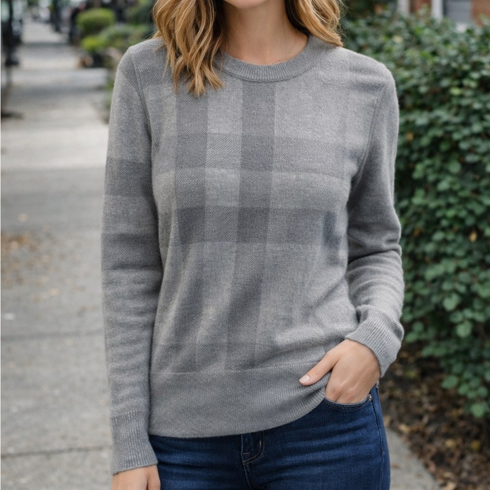 Burberry wool pullover sweater